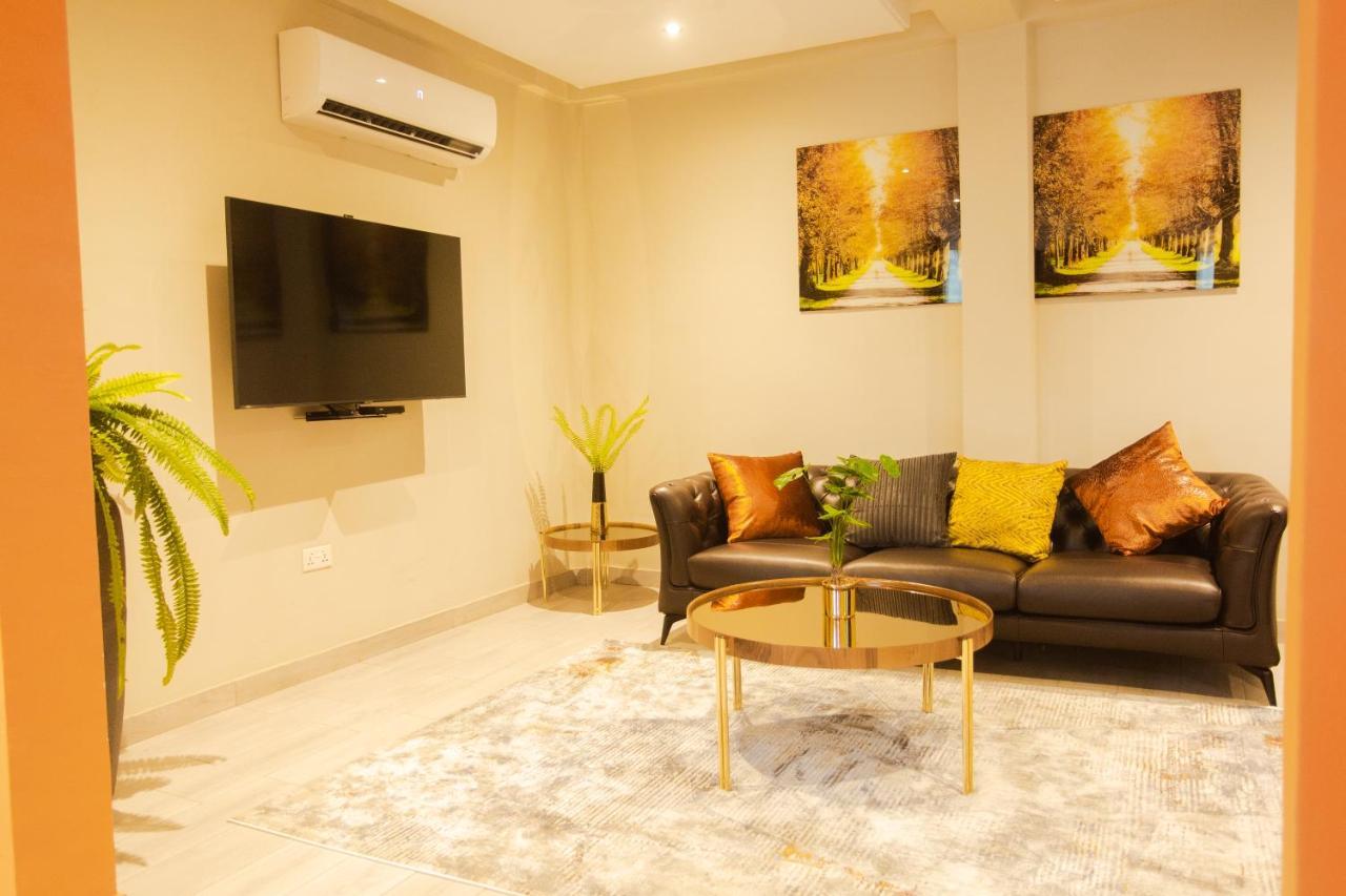 Accra Luxury Homes @ Achimota Экстерьер фото