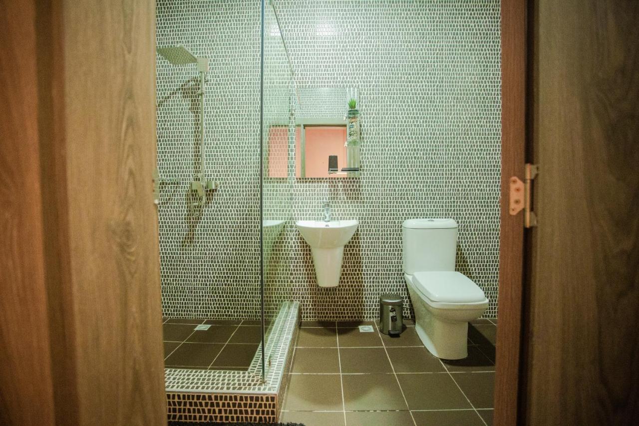 Accra Luxury Homes @ Achimota Экстерьер фото