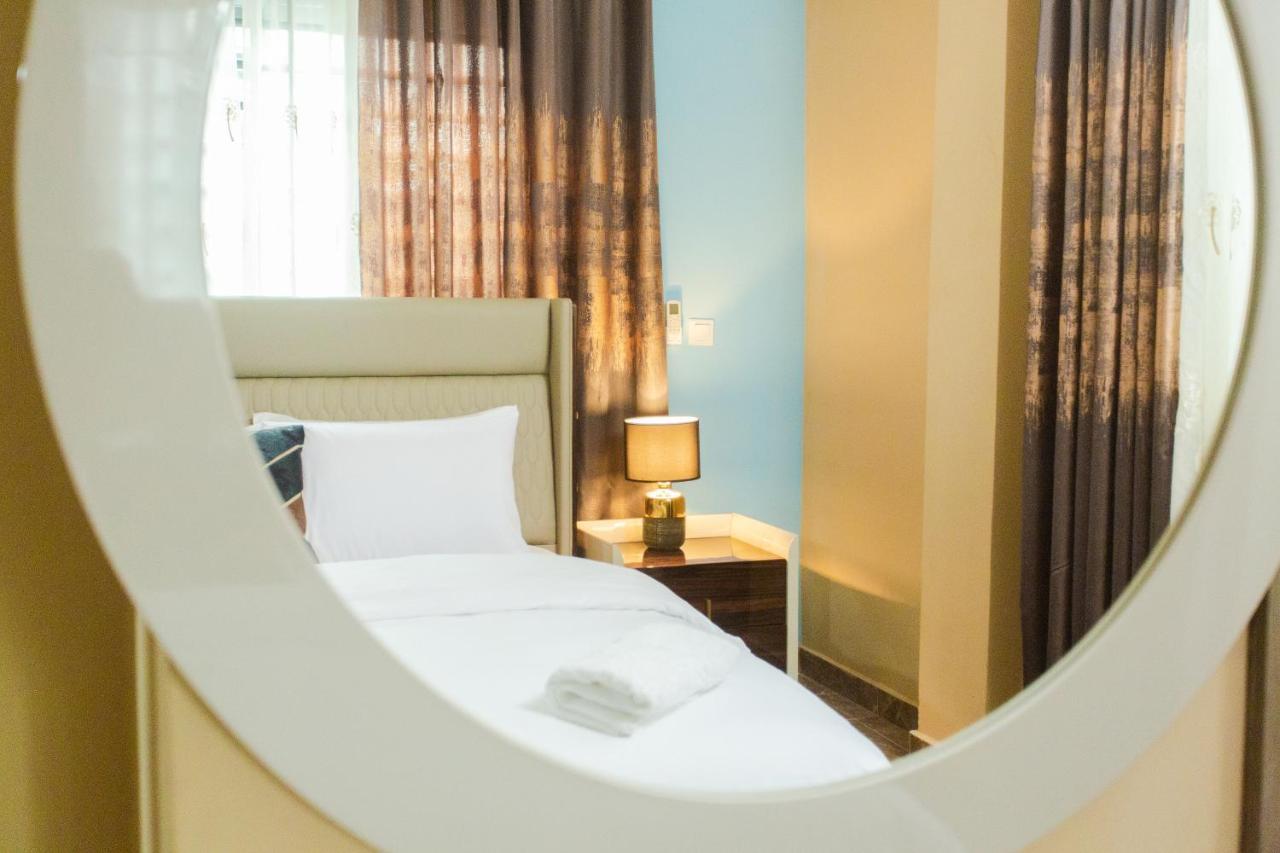 Accra Luxury Homes @ Achimota Экстерьер фото